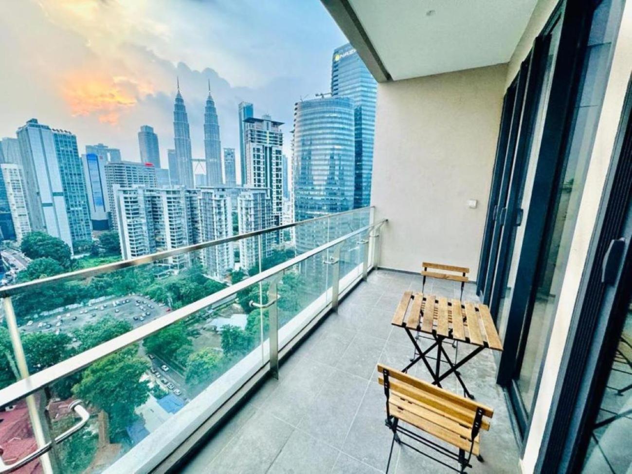 Crown Suites The Manor Klcc Kuala Lumpur City Center Exterior foto